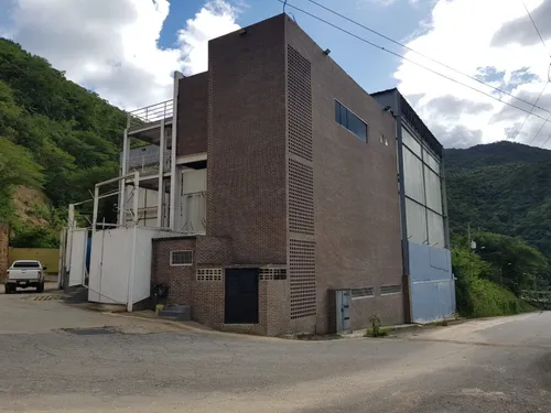 Galpón En Venta Mampote, Ym