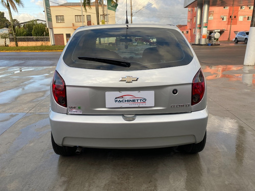 Imagem 4 de 15 de Chevrolet Celta Spirit