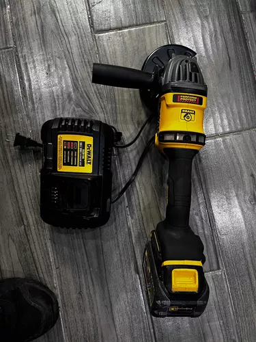 TALADRO MAGNÉTICO 2 20V 9.0AH DCD1623GX2 DEWALT