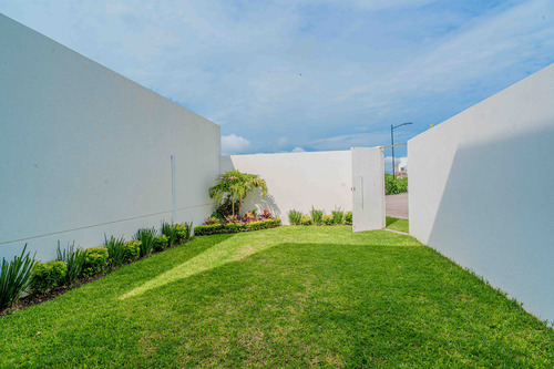 Casa En Venta En Santa Fe Xochitepec Morelos