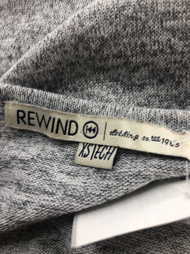 Playera Rewind De Color Gris Talla Xs (Usado)