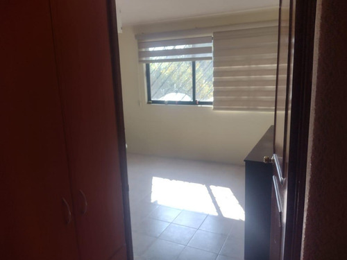 Casa En Desniveles De 3 Pisos, Hacienda Ojo De Agua Sup. 525 Mts