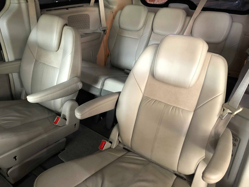 Chrysler Town & Country 3.8 V6 Gasolina Touring Automático