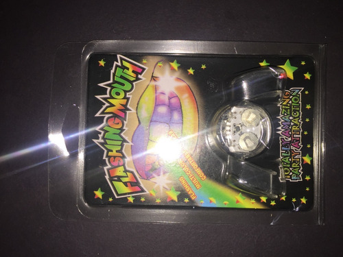 Imagen 4 de 4 de Dientes Luminosos Led Cotillon Bucales Luz Fiesta Pack X 5
