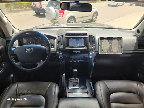 Toyota Sahara 4x4 Turbo Diesel 4.7 V8 Cuero Full Equipo
