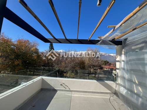 Venta Casa De 3 Dorm. En Las Condes, 18.800 Uf Sin Ggcc