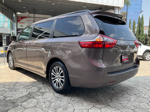 Toyota Sienna 3.5 Xle At
