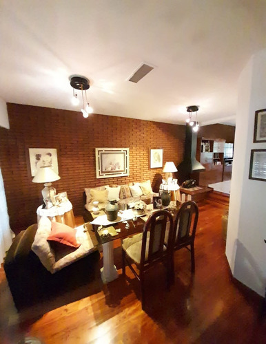 Imagen 3 de 23 de Chalet 7 Amb En 3 Plantas S/lote De 258m2. Impecable Estado.