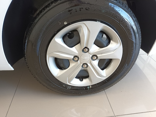 Imagen 16 de 23 de Chevrolet Onix Plus 1.2 Ls Mr