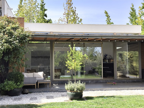 Casa En Venta De 5 Dorm. En Lo Barnechea