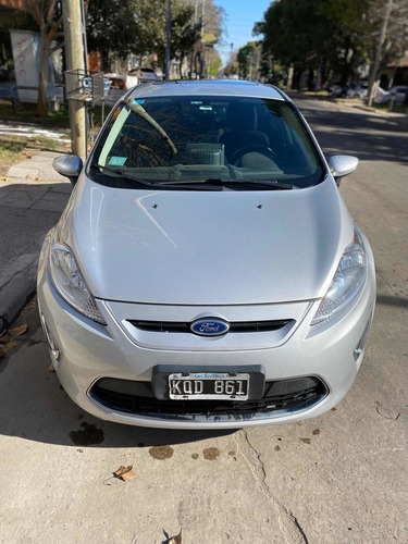 Imagen 7 de 18 de Ford Fiesta Kd Kinetic Titanium