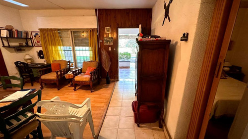 Casa En Venta - 3 Dormitorios 1 Baño - Cochera - 1.417mts2 - Parque Leloir, Ituizangó