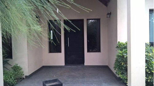 Quinta En Venta - 2 Dormitorios 1 Baño - 1,000 Mts2 - Barrio El Rodeo
