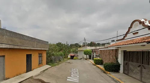 Aproveche Gran Oportunidad, Casa De Remate Bancario En Calle Morelos, Ocotepec, Cuernavaca, Morelos.