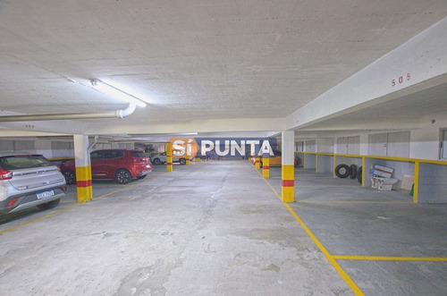Imagen 15 de 20 de Departamento De 2 Dormitorios En Venta En Torre Con Todos Los Servicios