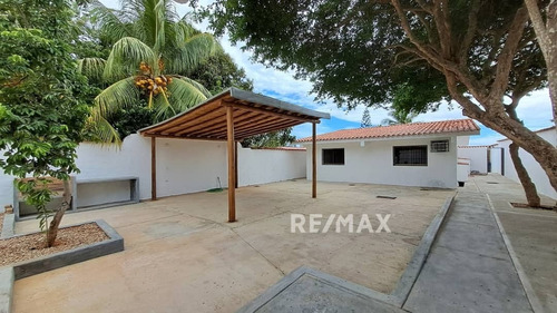 Re/max 2mil Vende Casa En El Cardón , Playa Cardón. Isla De Margarita, Estado Nueva Esparta 