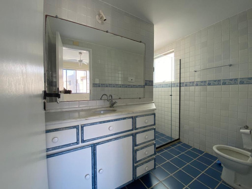 Apartamento À Venda Na Rua Engenheiro Milton Oliveira, Barra, Salvador - Ba - Liv-12165