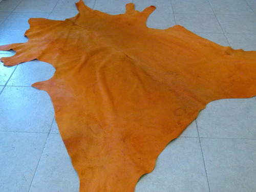 Imagen 9 de 10 de Alfombra Cuero De Vaca Teñido Con Pelo Tamaño M