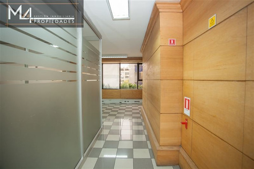Oficina En Venta De 6 Privados En Providencia