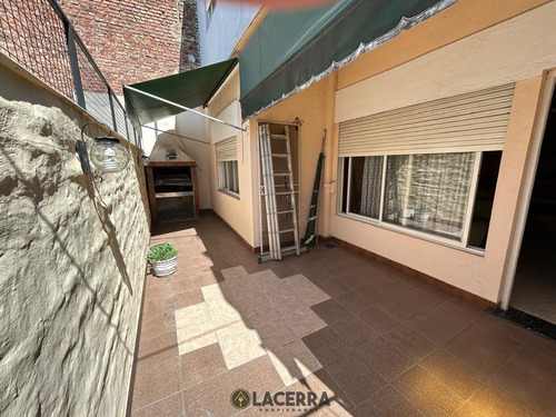 Casa En Ph Multifamiliar 5 Ambientes. Excelente Zona