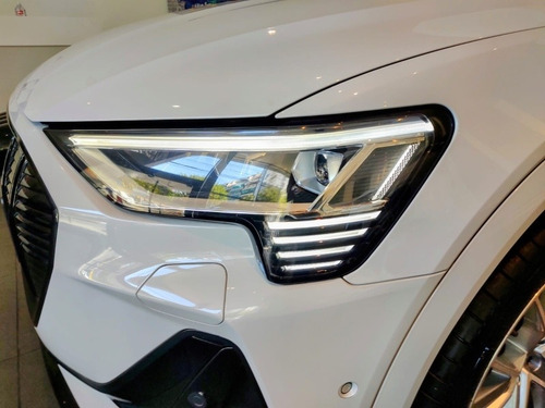 Imagen 2 de 25 de Audi Q8 2023 Nuevo Etron E-tron Sportback Q7 Rsq8 2022 0km