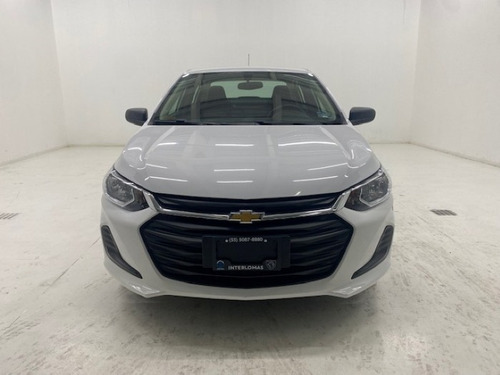 Imagen 3 de 10 de Chevrolet Onix Ls 2021