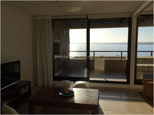 Apartamento En Punta Ballena, 2 Dormitorios *- Ref: 1789