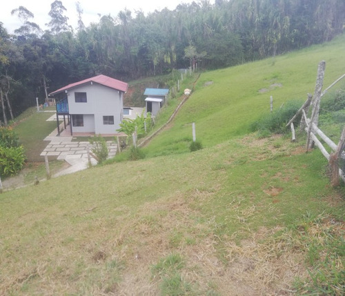 Se Vende Lote Extenso De 2850 M2 En Parcelación Campestre En El Corregimiento De Montañitas A 27 Minutos Del Centro De Yumbo.