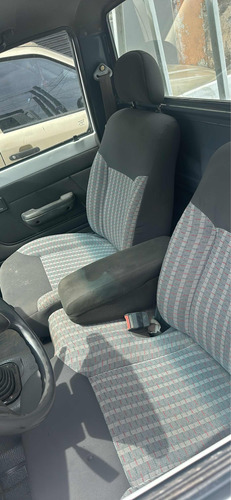 Toyota Hilux Cabina Simple Gasóleos Totalmente Restaurada