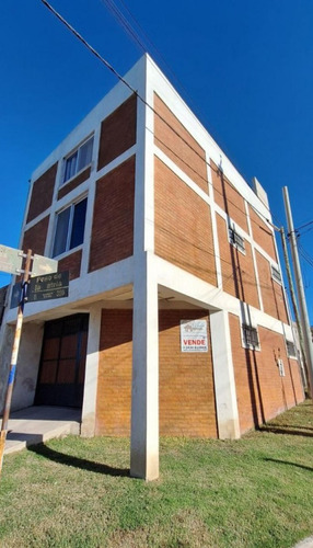 Casa En Esquina, En 3 Plantas Dec1 Dorm Con Patio Y Pileta