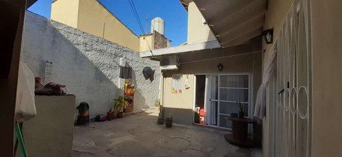 Imagen 15 de 18 de Venta 2 Casas + Deposito- Entradas Indep. Caseros