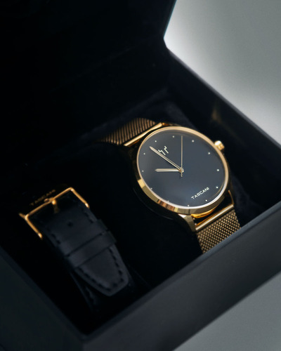 Reloj Sri Tascani Fondo Oro