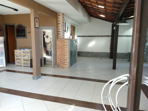 Imagem 19 de 20 de Casa Itaipuaçu, 6 Quartos, Piscina, Churrasqueira E Sauna. Próximo A Praia. 426