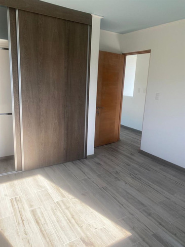 Casa En Venta De 4 Dorm. En Concón