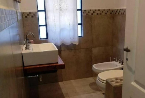 Casa En Venta - 2 Dormitorios 1 Baño - Cochera - 443mts2 - Pergamino