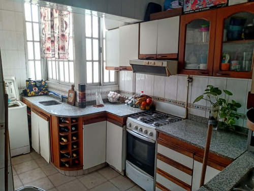 Imagen 12 de 30 de Amplio 4 Ambientes Al Frente Con Balcon Corrido Apto Credito