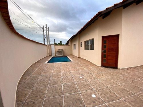 Imagem 2 de 9 de Casa Na Praia À 1 Km Do Mar, No Bairro Tupy Em Itanhaém, Com Piscina, Ducha
