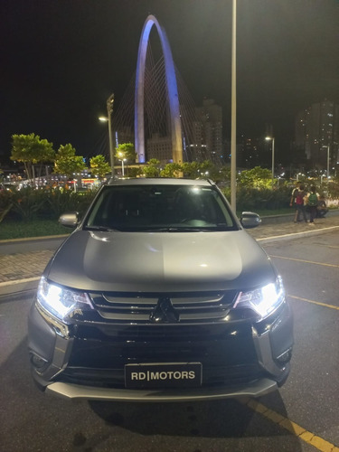 Imagem 2 de 7 de Mitsubishi Outlander - 2015/2016 2.0 16v Gasolina 4p
