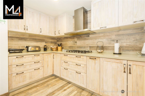 Casa En Venta De 5 Dorm. En Las Condes