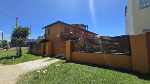 Complejo Turístico En Venta A Metros Del Mar, Camet Norte-santa Clara Del Mar