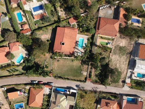 Imagem 2 de 14 de 2.400m², Condomínio, 05 Dormitórios, Churrasqueira E Piscina