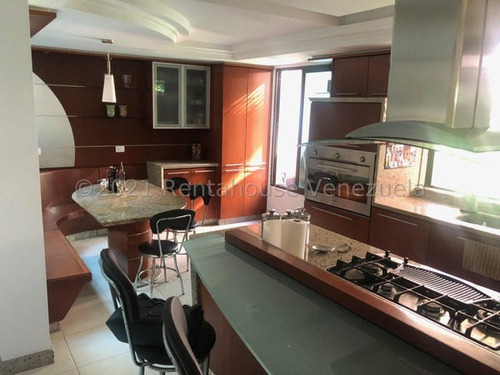 Se Vende Casa Tipo Townhouse Espaciosa, Amplia Inm, Con Cocina Empotrada Concepto Abierto E Integrada A La Sala Y Patio, Pisos De Porcelanato, Pozo Y Planta Electrica 100%. Altos De Guataparo