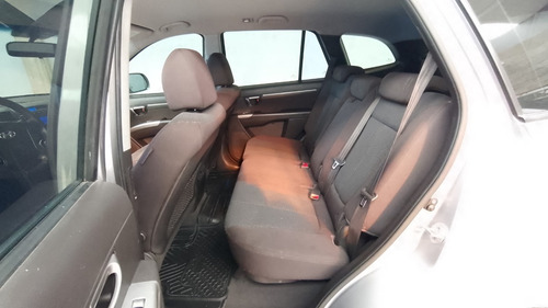 Imagen 8 de 15 de Hyundai Santa Fe Gls 7asientos 4x2 Mt -tute Cars- Gloria