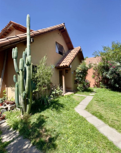 Venta Casa En Sector Cerrado Y Seguro (107115)