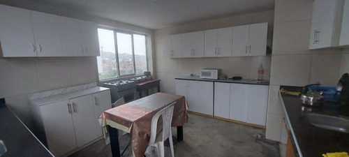 Habitación Amoblada Con Baño Compartido Con Otra Habitación