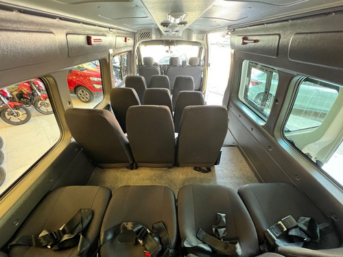 Renault Master 2.3 Executive Minibus L3H2 16 Lugares