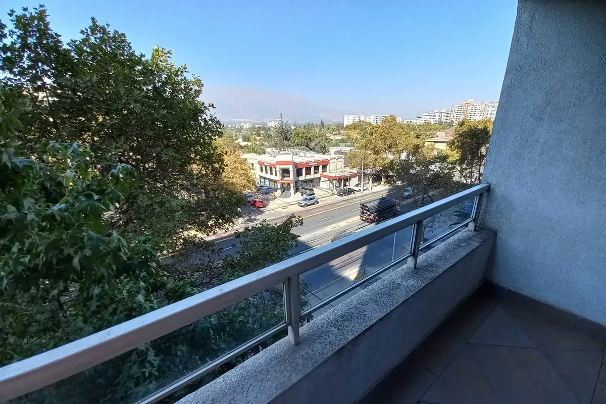 Imagen 5 de 24 de Amplio Departamento En Macul! (127000)
