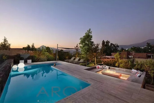 Maravillosa Casa Mediterránea En Condominio/excelente Estado