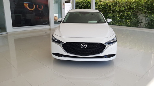 Mazda 3 Touring 2.0 Mecánico Blanco Nieve Perlado