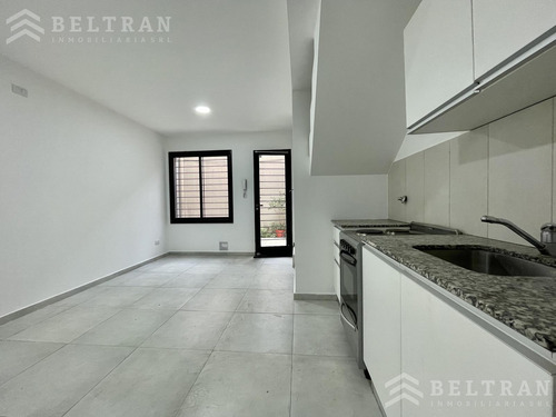 9 De Julio 3800. Dúplex En Condominio Residencial. Terraza Exclusiva.